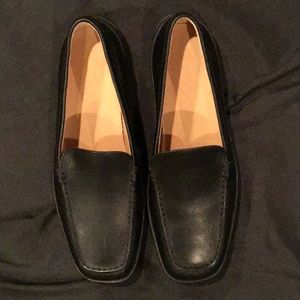 TOD’S black flats